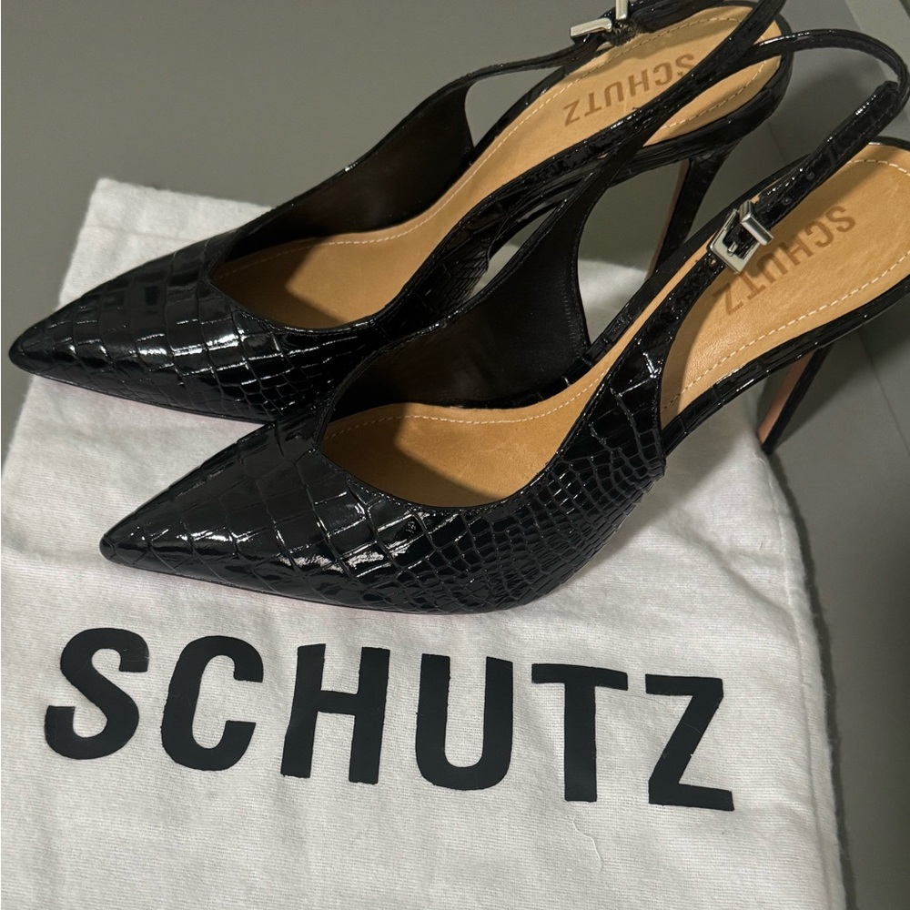 Schutz Analise Pump - black crocodile size 8, new with tags on